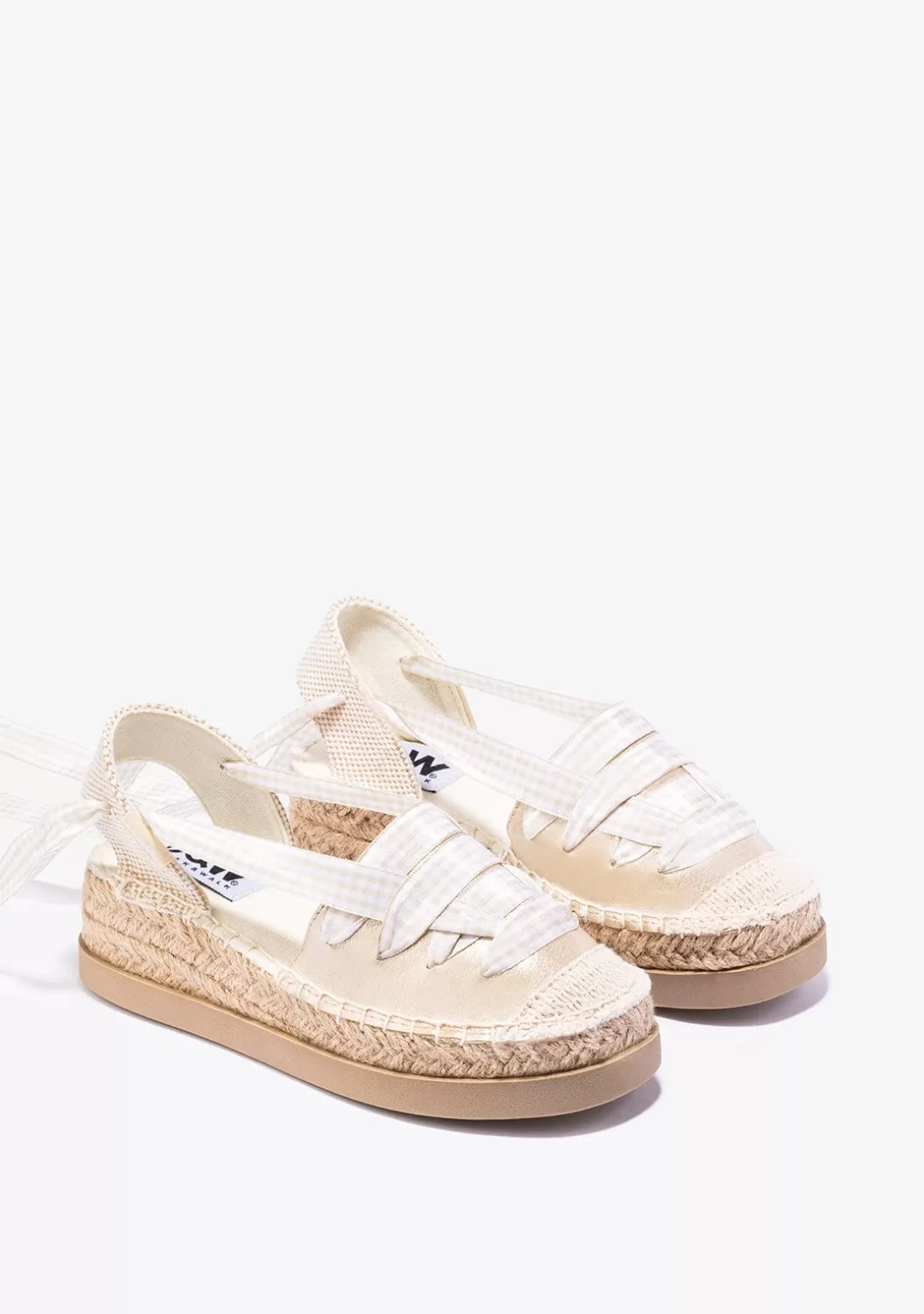 alpargatas_de_nia_cua_metalizado_oro_bw_2.webp Conguitos Alpargatas | Alpargatas^Alpargatas De Niña Cuña Metalizado Oro B&W