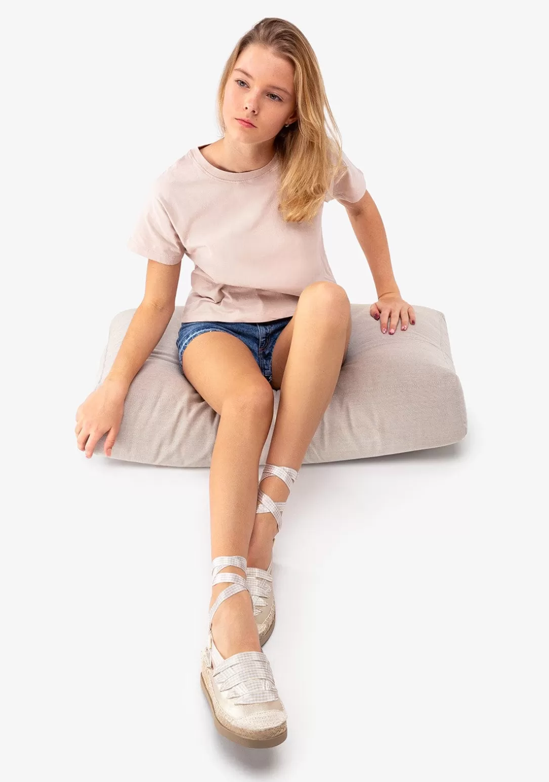 alpargatas_de_nia_cua_metalizado_oro_bw_3.webp Conguitos Alpargatas | Alpargatas^Alpargatas De Niña Cuña Metalizado Oro B&W