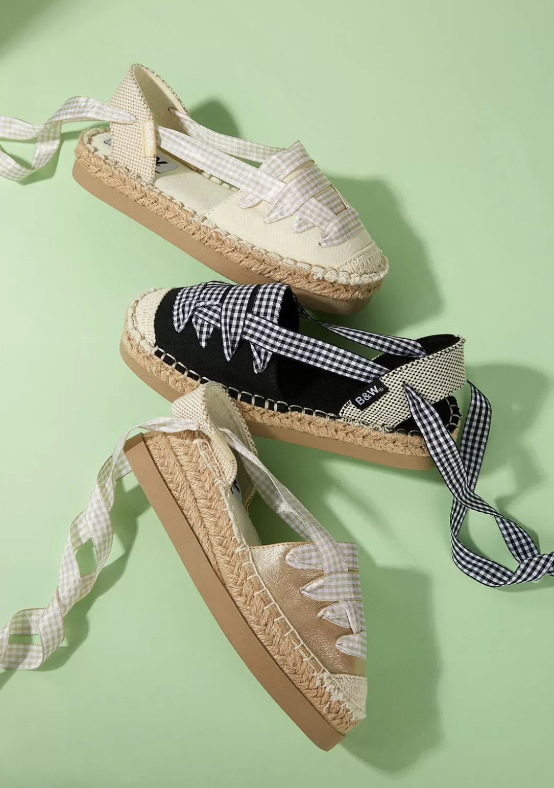 alpargatas_de_nia_cua_metalizado_oro_bw_6.webp Conguitos Alpargatas | Alpargatas^Alpargatas De Niña Cuña Metalizado Oro B&W