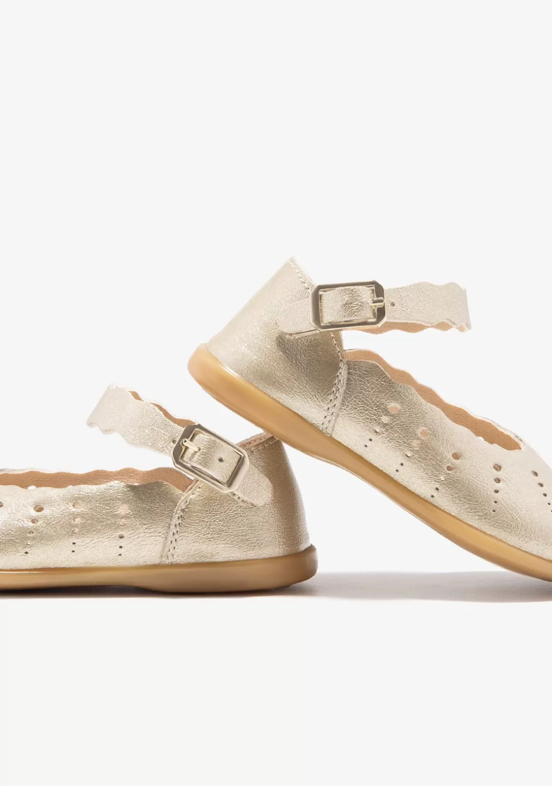 bailarinas_de_beb_ondas_hebilla_oro_2.webp Conguitos Bailarinas | Zapatos De Ceremonia^Bailarinas De Bebé Ondas Hebilla Oro