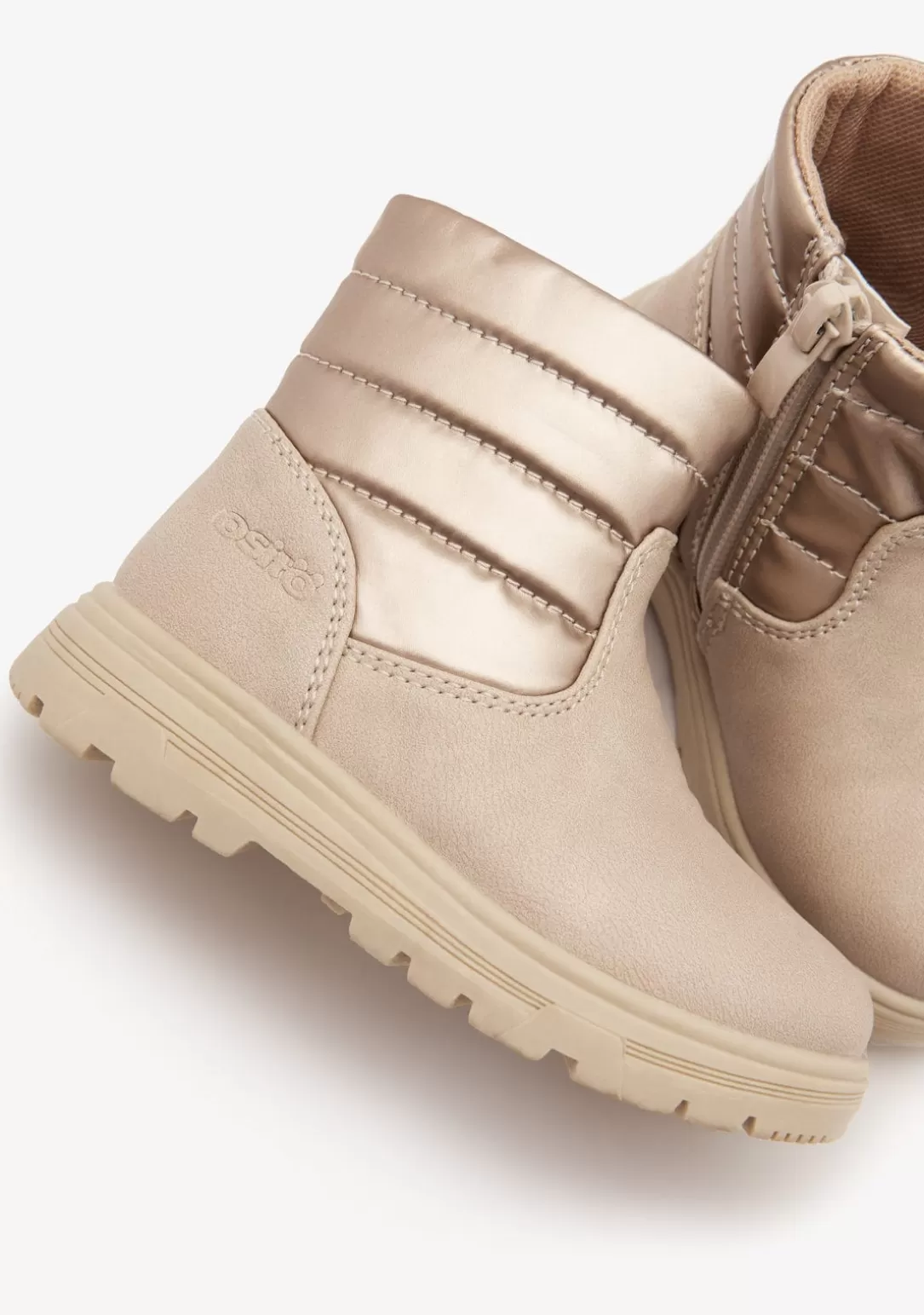 botas_acolchadas_dorado_2.webp Conguitos Botas | Botas^Botas Acolchadas Dorado