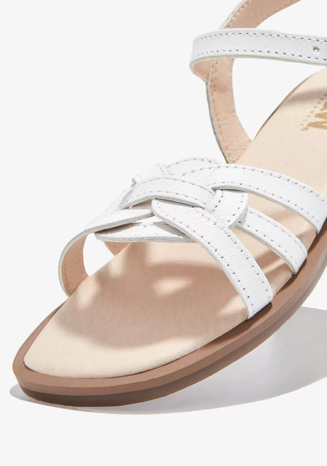 sandalias_nudo_hebilla_blanco_bw_2.webp Conguitos Sandalias | Sandalias^Sandalias Nudo Hebilla Blanco B&W